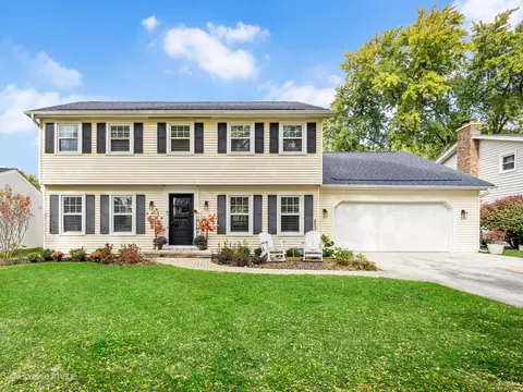 1460 Arrow Wood Ln, Downers Grove, IL 60515