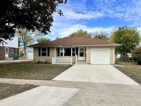 3112 Oak Ave, Mattoon, IL 61938