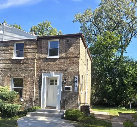 9631 S Merrill Ave, Chicago, IL 60617 photo 1