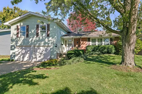1410 Nottingham Ln, Hoffman Estates, IL 60169