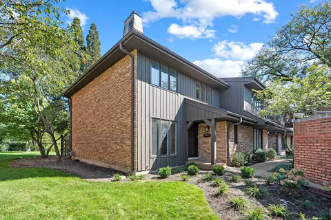 1891 Mission Hills Ln, Northbrook, IL 60062