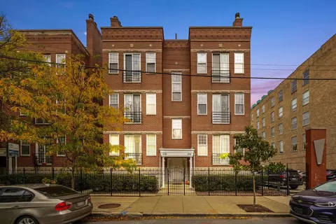 1316 W Belmont Ave #2E, Chicago, IL 60657