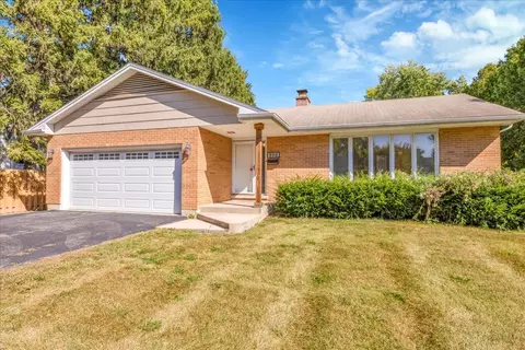1223 Westhaven Dr, Wheaton, IL 60189 photo 2