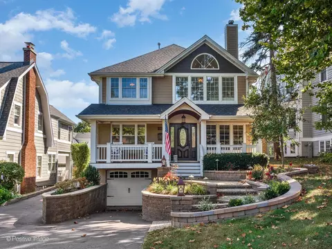789 Hill Ave, Glen Ellyn, IL 60137