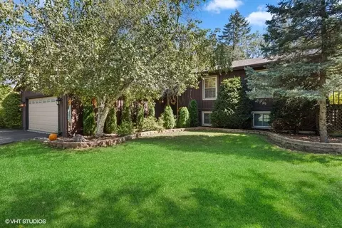 28855 N Garland Rd, Wauconda, IL 60084
