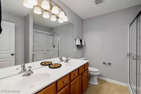 Bath - 416 Conservatory Ln, Aurora, IL 60502 photo 2 of 3