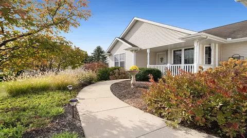815 Hampton Dr, Byron, IL 61010 photo 4