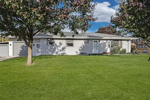 903 Porter St, Lemont, IL 60439