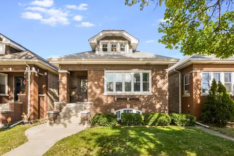 5244 W Barry Ave, Chicago, IL 60641