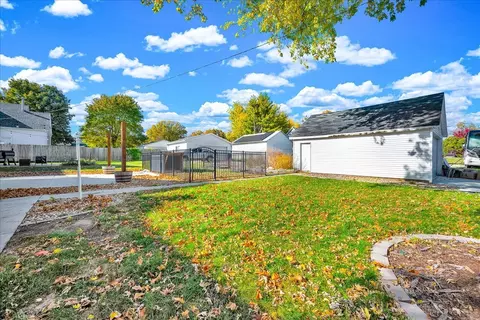 Exterior - 393 E Front St, El Paso, IL 61738 photo 3 of 6