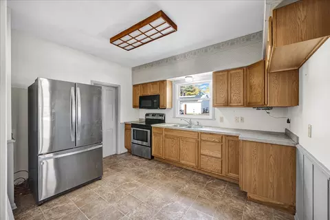 Kitchen - 393 E Front St, El Paso, IL 61738 photo 2 of 3