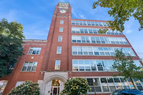 1801 W Larchmont Ave #310, Chicago, IL 60613