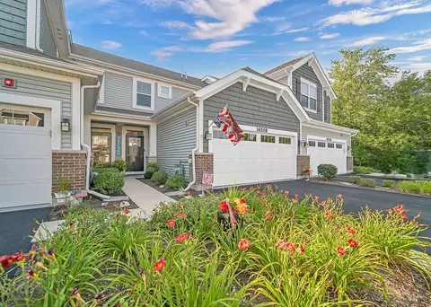 16508 S Brook Ln, Lockport, IL 60441