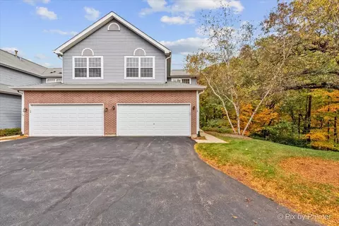 16 Brian Ct, Algonquin, IL 60102