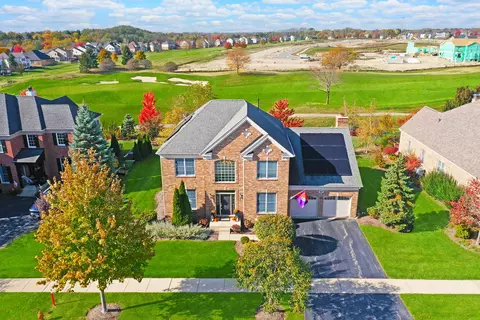 63 Tournament Dr, Hawthorn Woods, IL 60047