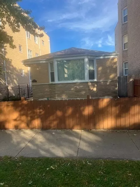 6539 N Sacramento Ave, Chicago, IL 60645
