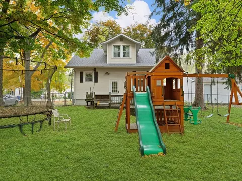 Exterior - 817 E High St, Monticello, IL 61856 photo 6 of 7