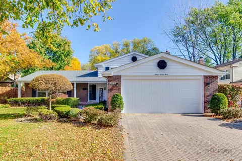 3023 N Windsor Dr, Arlington Heights, IL 60004