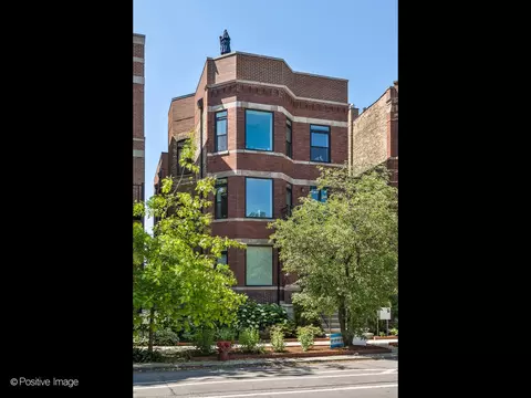 2315 W Roscoe St #1, Chicago, IL 60618