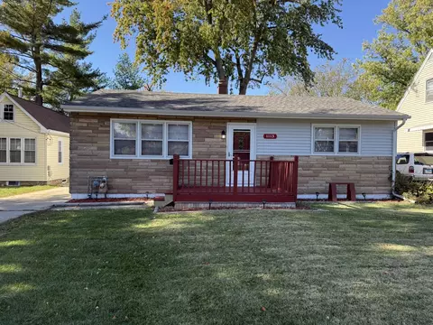 1113 N 13th St, Dekalb, IL 60115