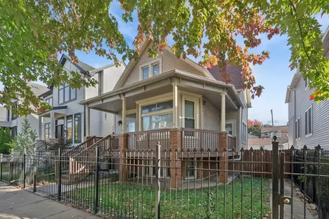 2429 N Rockwell St, Chicago, IL 60647