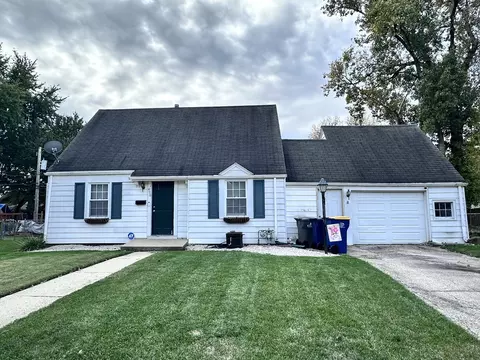490 S Alfred Ave, Elgin, IL 60123