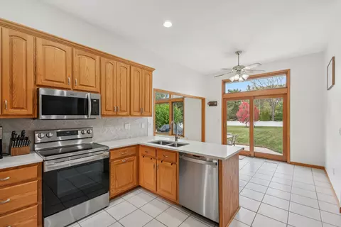 Kitchen - 1034 Michael Dr, Morris, IL 60450 photo 2 of 3