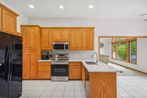 Kitchen - 1034 Michael Dr, Morris, IL 60450 photo 3 of 3