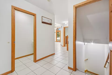 Entry Way - 1034 Michael Dr, Morris, IL 60450 photo 2 of 2
