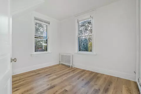Bedroom - 1633 Mcdaniel Ave, Evanston, IL 60201 photo 2 of 13
