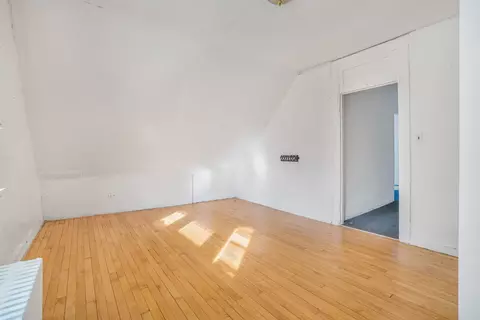 Bedroom - 1633 Mcdaniel Ave, Evanston, IL 60201 photo 3 of 13