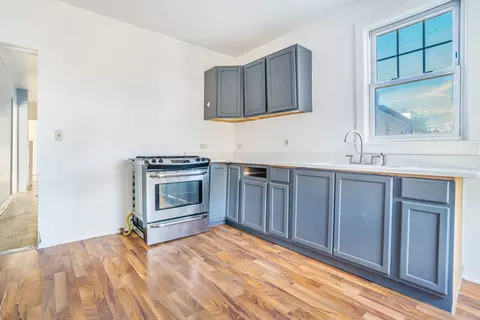 Kitchen - 1633 Mcdaniel Ave, Evanston, IL 60201 photo 1 of 2