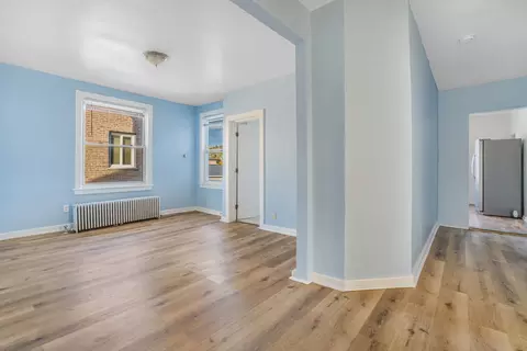 Living - 1633 Mcdaniel Ave, Evanston, IL 60201 photo 1 of 5