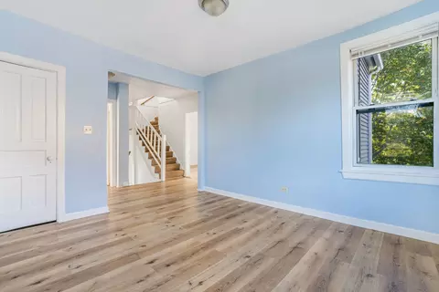 Living - 1633 Mcdaniel Ave, Evanston, IL 60201 photo 3 of 5