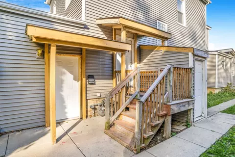 Exterior - 1633 Mcdaniel Ave, Evanston, IL 60201 photo 2 of 6