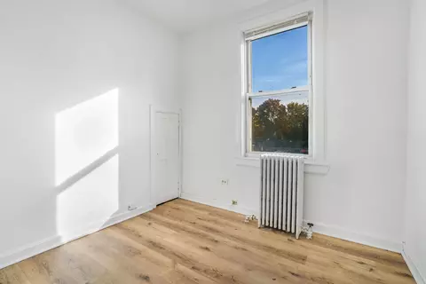 Bedroom - 1633 Mcdaniel Ave, Evanston, IL 60201 photo 1 of 13