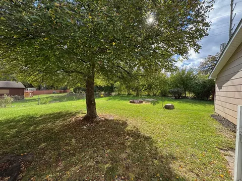 Exterior - 4517 Home Ave, Mchenry, IL 60050 photo 3 of 8
