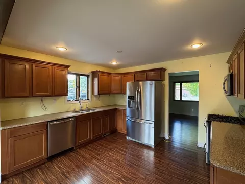 Kitchen - 4517 Home Ave, Mchenry, IL 60050 photo 2 of 3