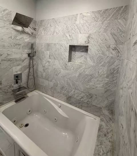 Bath - 4517 Home Ave, Mchenry, IL 60050 photo 3 of 5