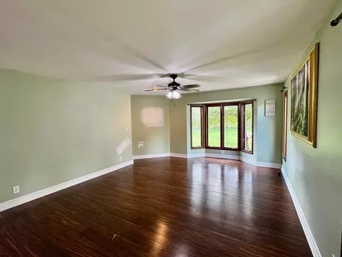 Living - 4517 Home Ave, Mchenry, IL 60050 photo 2 of 3