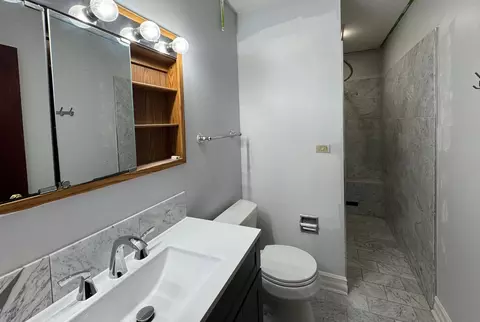 Bath - 4517 Home Ave, Mchenry, IL 60050 photo 4 of 5