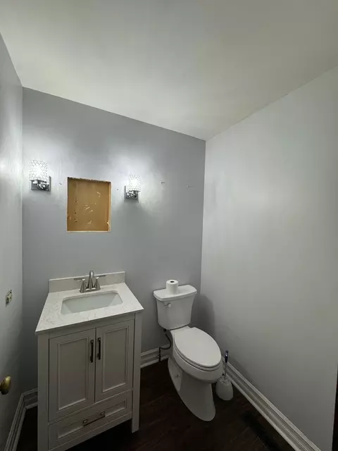 Bath - 4517 Home Ave, Mchenry, IL 60050 photo 1 of 5