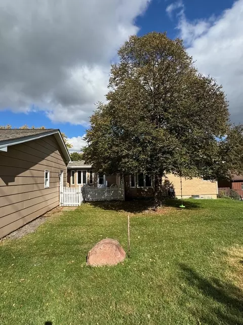 Exterior - 4517 Home Ave, Mchenry, IL 60050 photo 4 of 8