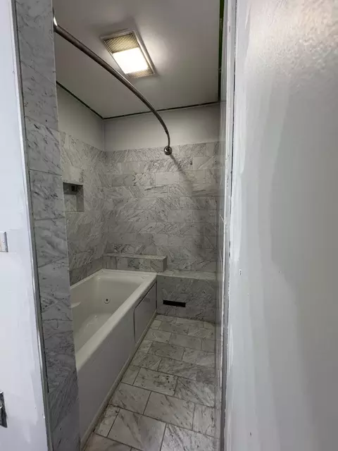 Bath - 4517 Home Ave, Mchenry, IL 60050 photo 2 of 5