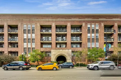 1350 W Fullerton Ave #304, Chicago, IL 60614