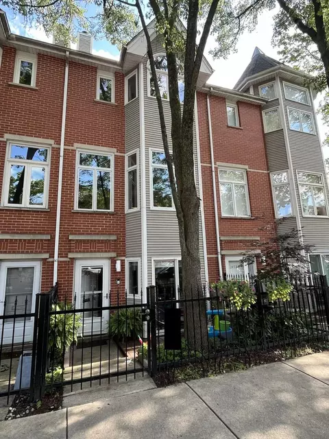 1457 W Wrightwood Ave, Chicago, IL 60614