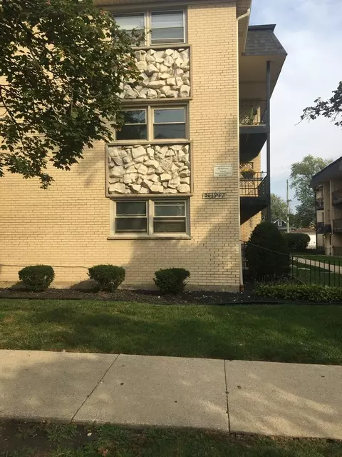 2045 N Harlem Ave #1E, Chicago, IL 60707