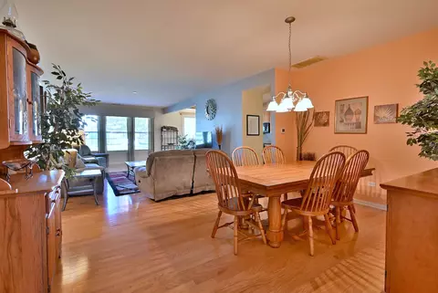 Dining - 2832 Beacon Point Cir, Elgin, IL 60124 photo 1 of 6