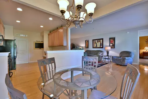 Dining - 2832 Beacon Point Cir, Elgin, IL 60124 photo 5 of 6