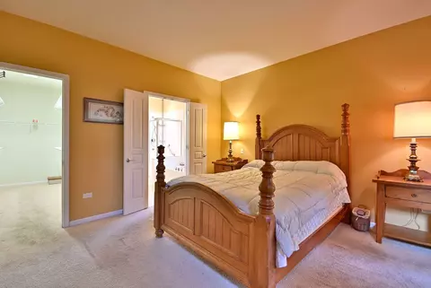 Bedroom - 2832 Beacon Point Cir, Elgin, IL 60124 photo 3 of 5